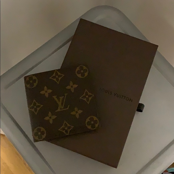 Louis Vuitton Wallet - Picture 1 of 3